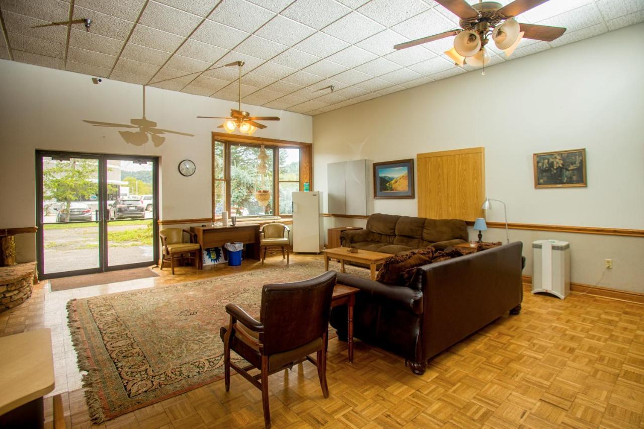 Lafayette Inn Moundsville Экстерьер фото