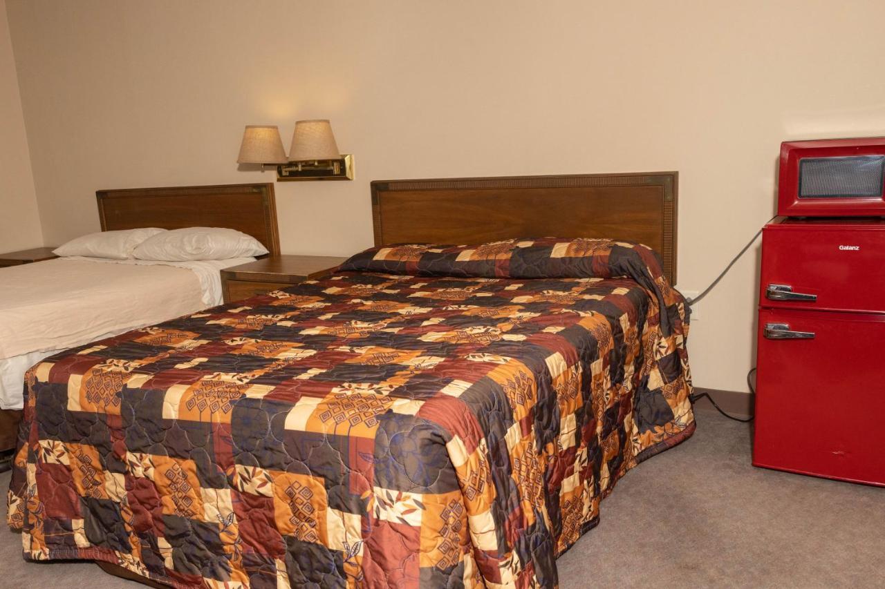 Lafayette Inn Moundsville Экстерьер фото